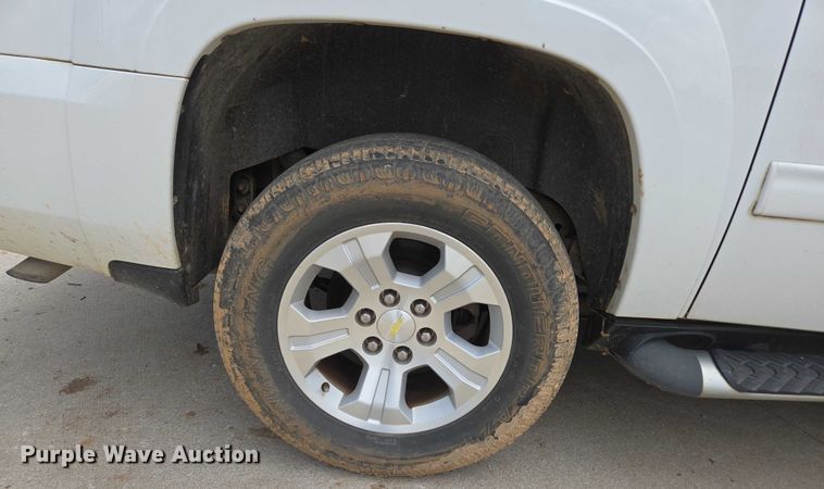 image for item ED2016 2012 Chevrolet Suburban 1500 SUV