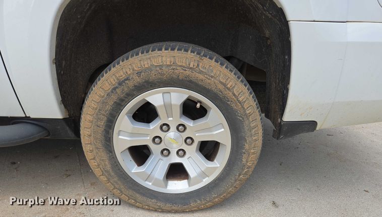 image for item ED2016 2012 Chevrolet Suburban 1500 SUV