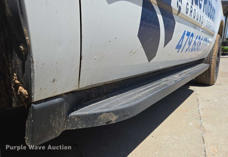 image for item ED2017 2007 Chevrolet Avalanche pickup truck