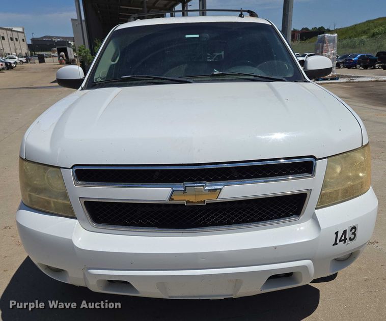 image for item ED2017 2007 Chevrolet Avalanche pickup truck