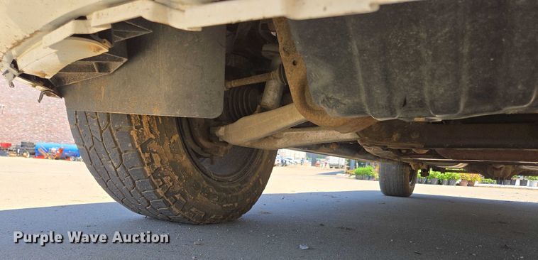 image for item ED2017 2007 Chevrolet Avalanche pickup truck