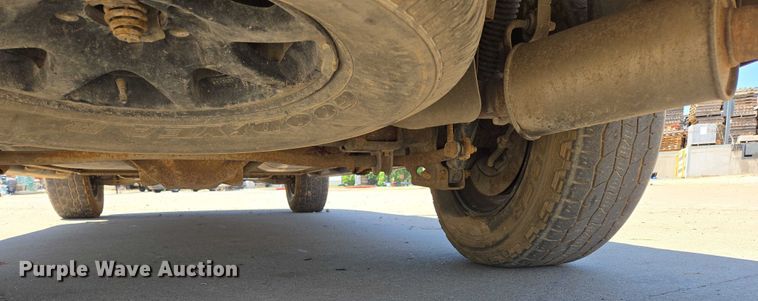 image for item ED2017 2007 Chevrolet Avalanche pickup truck