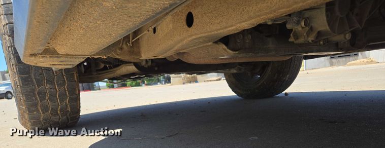 image for item ED2017 2007 Chevrolet Avalanche pickup truck