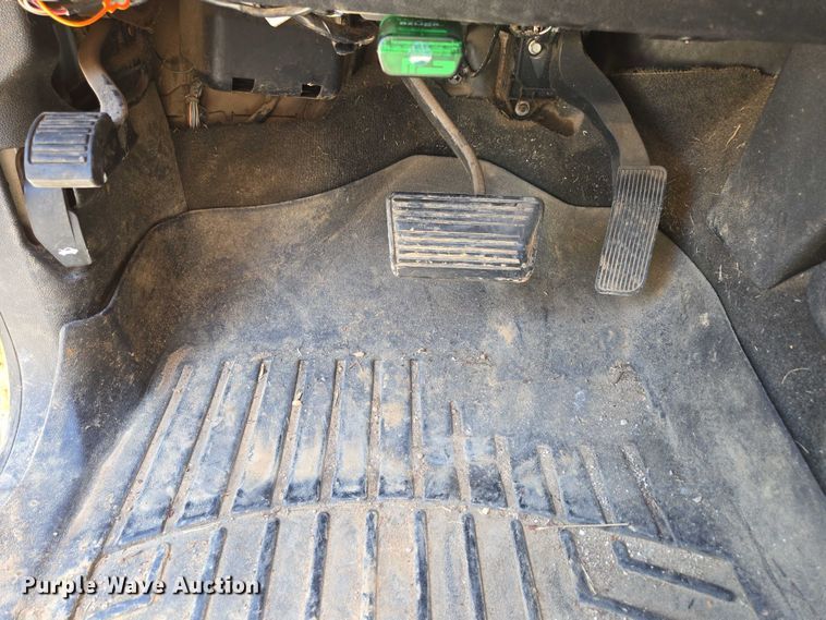 image for item ED2017 2007 Chevrolet Avalanche pickup truck