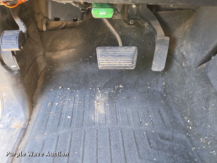 image for item ED2017 2007 Chevrolet Avalanche pickup truck