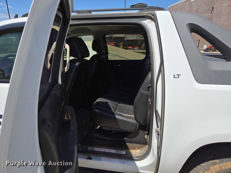 image for item ED2017 2007 Chevrolet Avalanche pickup truck