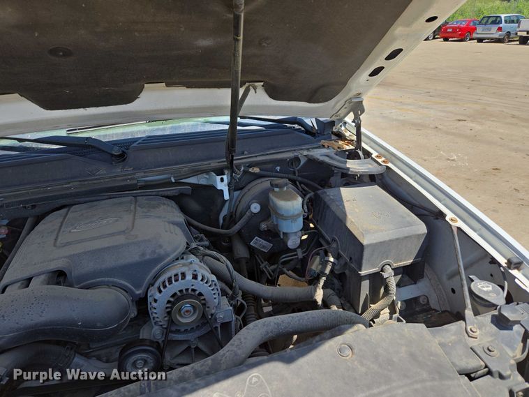 image for item ED2017 2007 Chevrolet Avalanche pickup truck