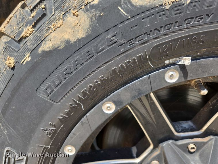 image for item ED2017 2007 Chevrolet Avalanche pickup truck