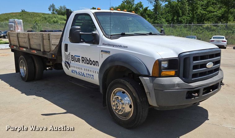 image for item ED2018 2006 Ford F450 Super Duty flatbed pickup truck