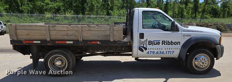 image for item ED2018 2006 Ford F450 Super Duty flatbed pickup truck