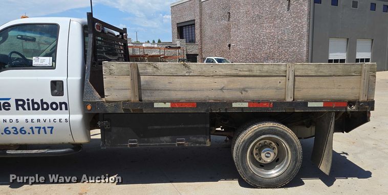 image for item ED2018 2006 Ford F450 Super Duty flatbed pickup truck