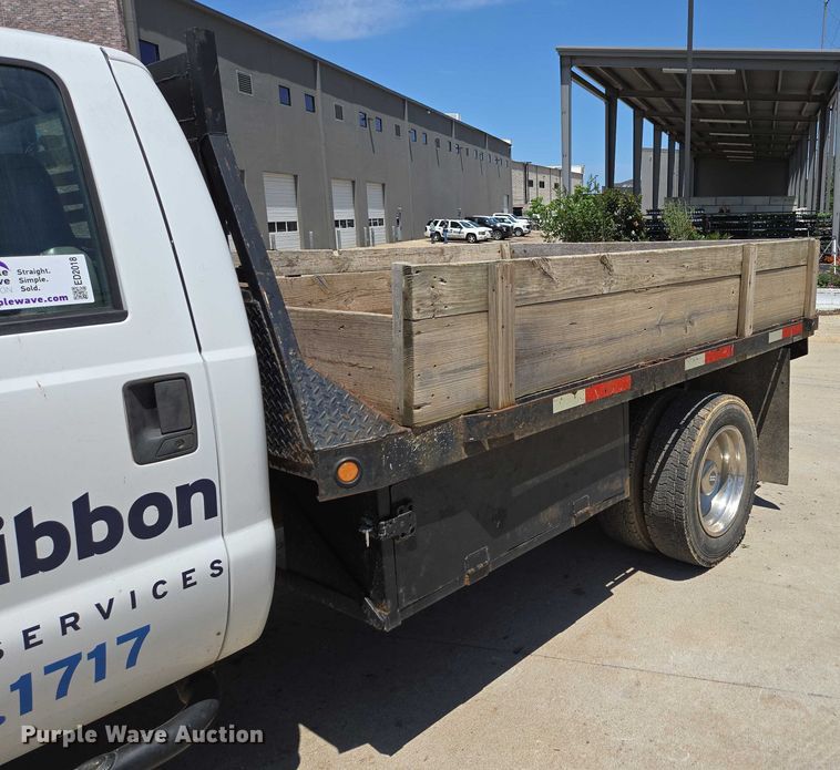 image for item ED2018 2006 Ford F450 Super Duty flatbed pickup truck