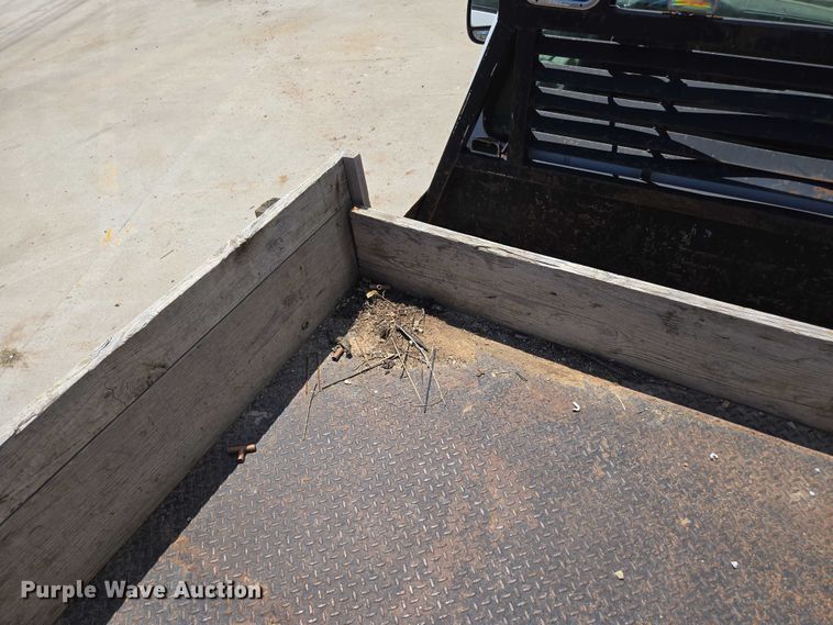 image for item ED2018 2006 Ford F450 Super Duty flatbed pickup truck