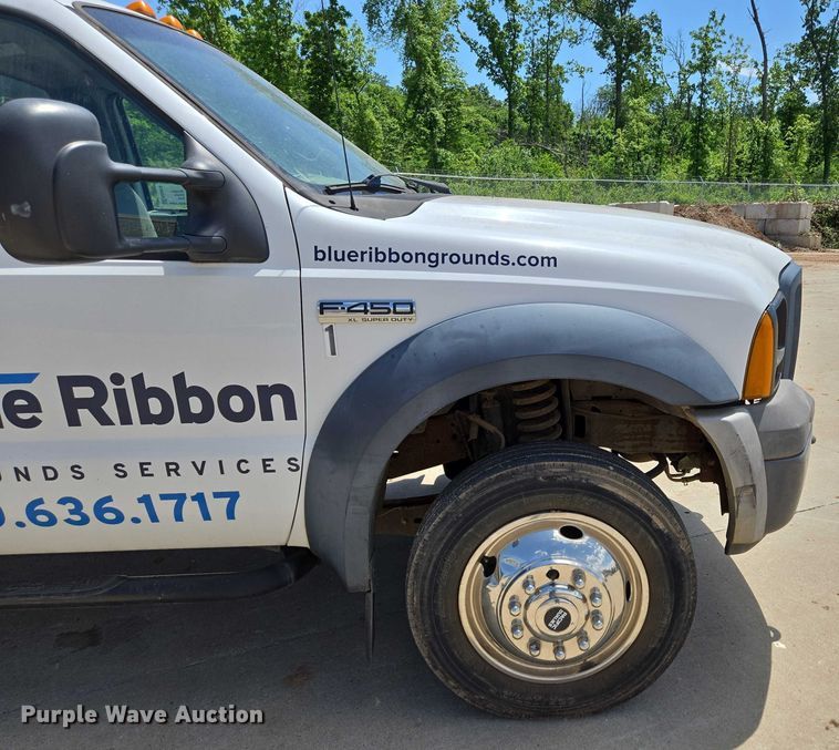 image for item ED2018 2006 Ford F450 Super Duty flatbed pickup truck