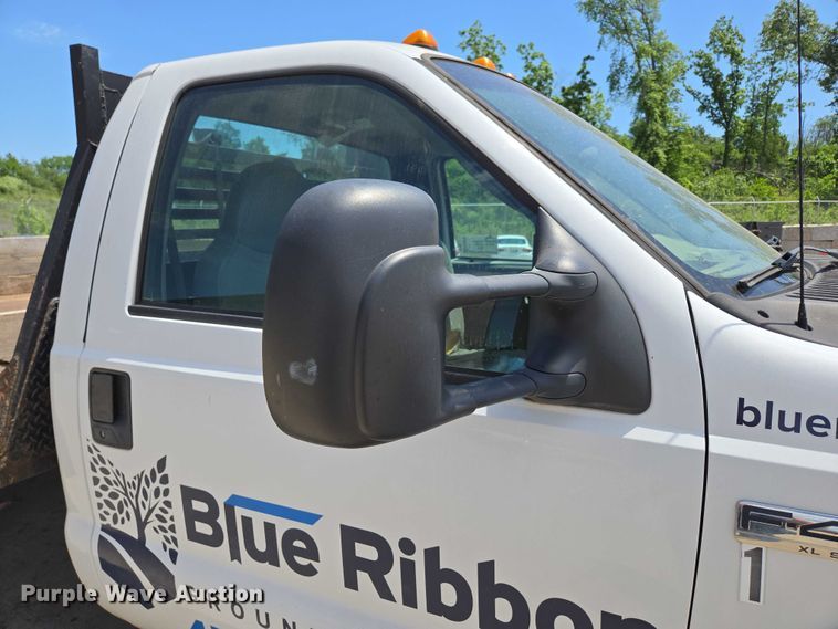 image for item ED2018 2006 Ford F450 Super Duty flatbed pickup truck