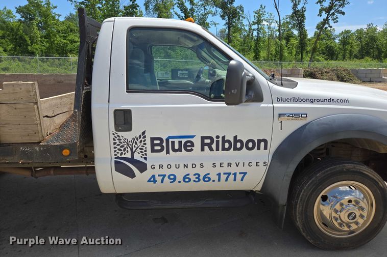 image for item ED2018 2006 Ford F450 Super Duty flatbed pickup truck