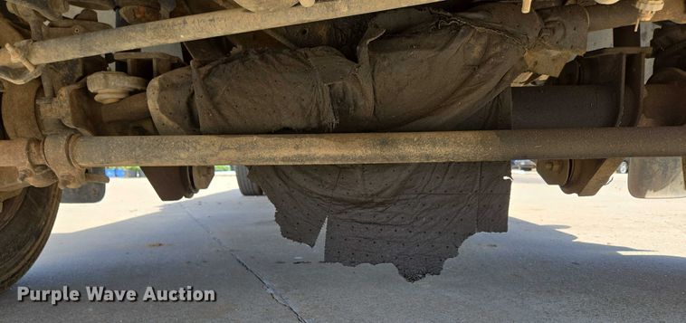 image for item ED2018 2006 Ford F450 Super Duty flatbed pickup truck