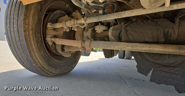 image for item ED2018 2006 Ford F450 Super Duty flatbed pickup truck