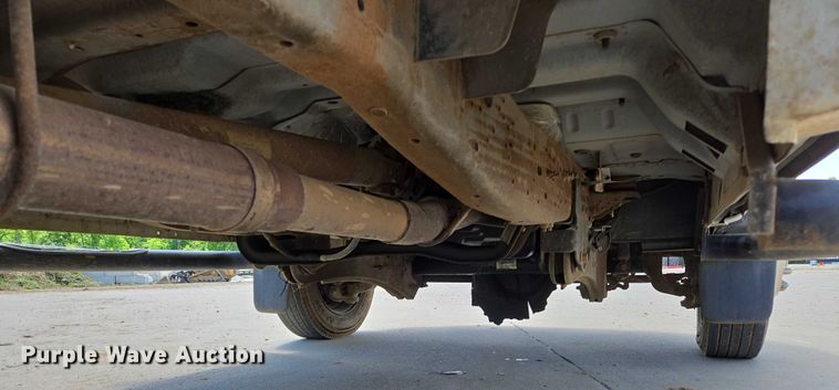 image for item ED2018 2006 Ford F450 Super Duty flatbed pickup truck