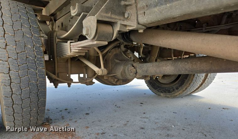 image for item ED2018 2006 Ford F450 Super Duty flatbed pickup truck