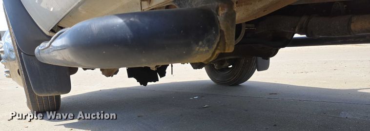 image for item ED2018 2006 Ford F450 Super Duty flatbed pickup truck