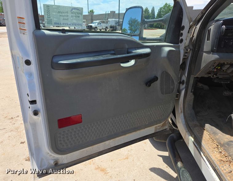 image for item ED2018 2006 Ford F450 Super Duty flatbed pickup truck