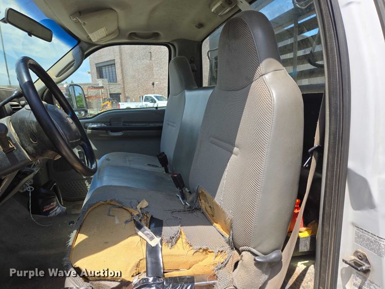 image for item ED2018 2006 Ford F450 Super Duty flatbed pickup truck