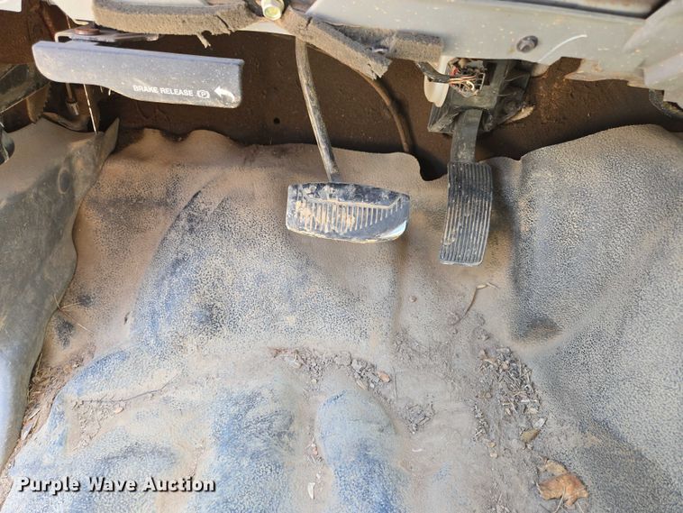 image for item ED2018 2006 Ford F450 Super Duty flatbed pickup truck