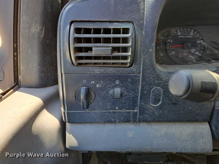 image for item ED2018 2006 Ford F450 Super Duty flatbed pickup truck