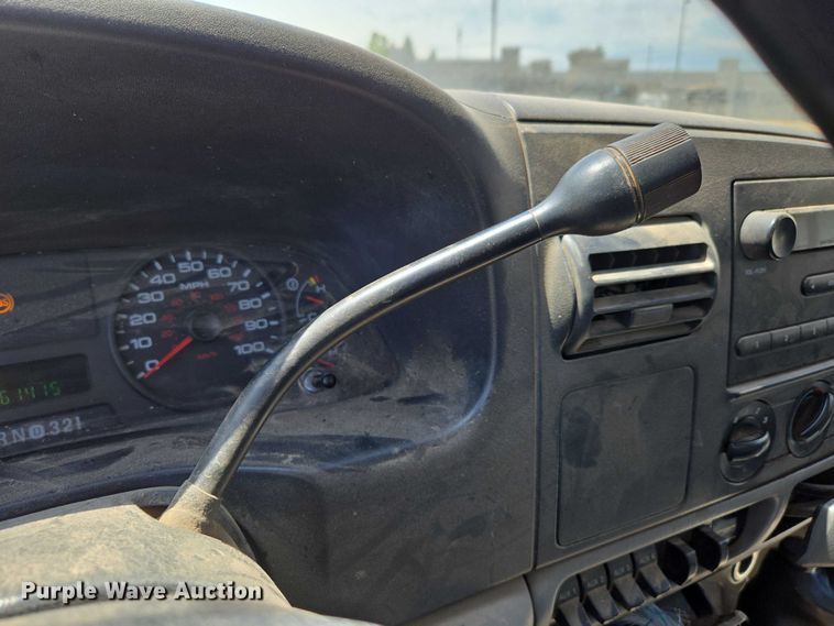 image for item ED2018 2006 Ford F450 Super Duty flatbed pickup truck