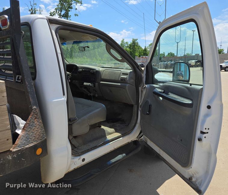 image for item ED2018 2006 Ford F450 Super Duty flatbed pickup truck