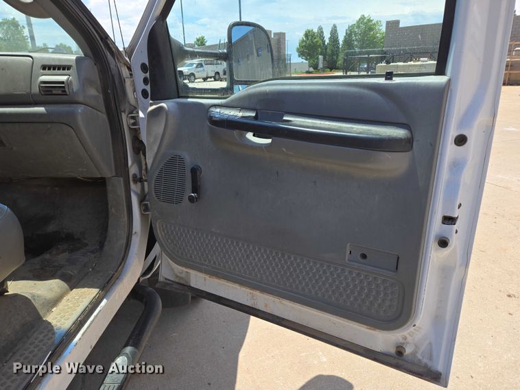 image for item ED2018 2006 Ford F450 Super Duty flatbed pickup truck