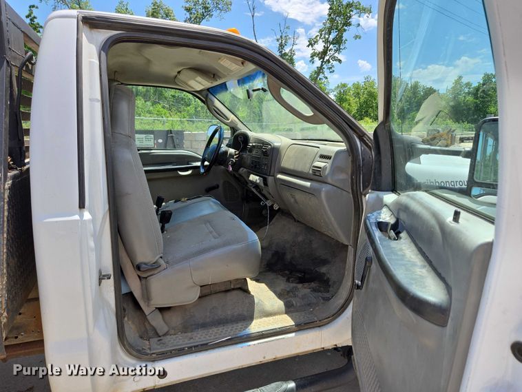 image for item ED2018 2006 Ford F450 Super Duty flatbed pickup truck