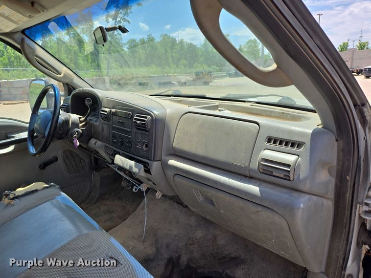 image for item ED2018 2006 Ford F450 Super Duty flatbed pickup truck