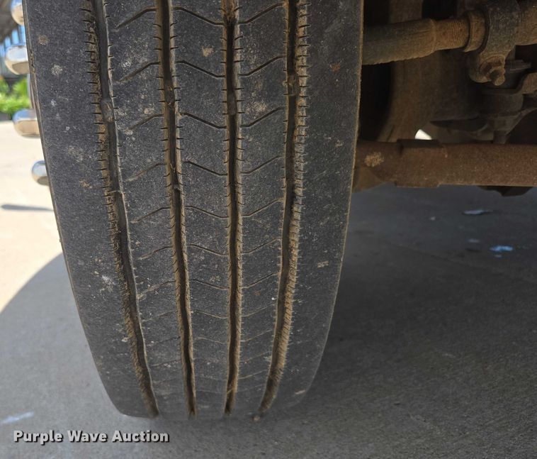 image for item ED2018 2006 Ford F450 Super Duty flatbed pickup truck