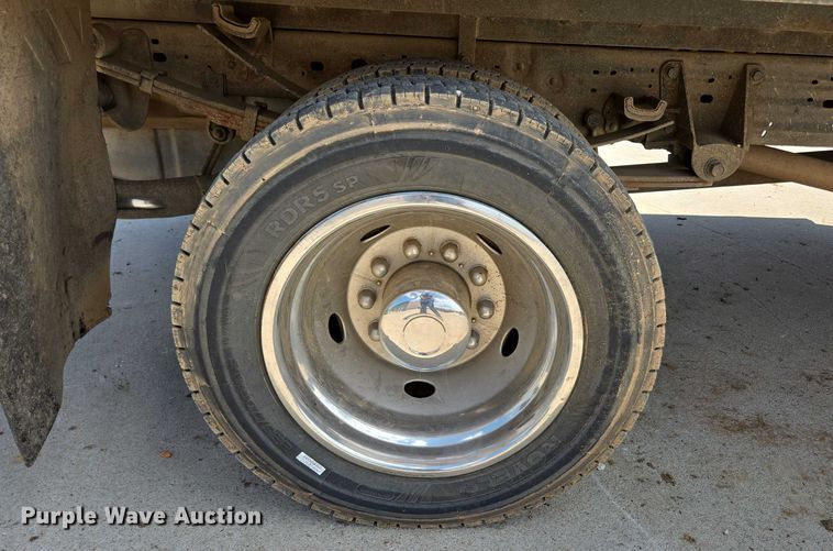 image for item ED2018 2006 Ford F450 Super Duty flatbed pickup truck