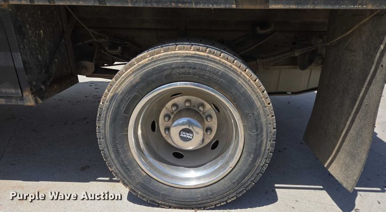 image for item ED2018 2006 Ford F450 Super Duty flatbed pickup truck