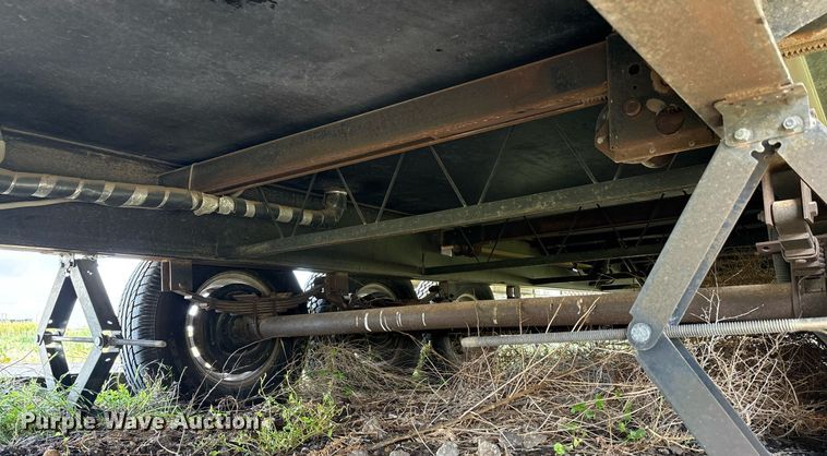 image for item EF3113 2004 Maxum camper