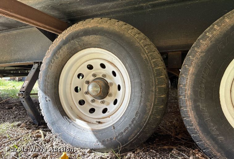 image for item EF3113 2004 Maxum camper