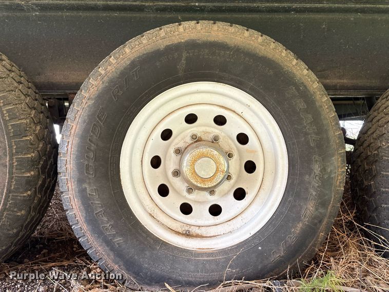 image for item EF3113 2004 Maxum camper