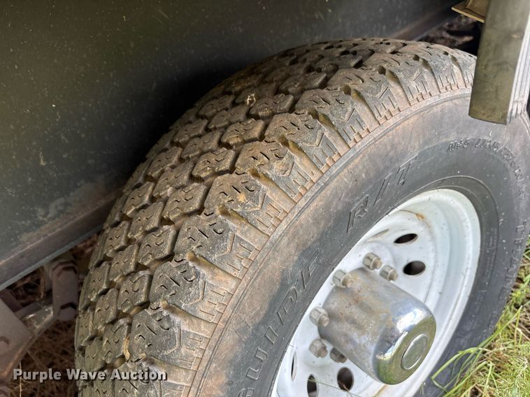 image for item EF3113 2004 Maxum camper