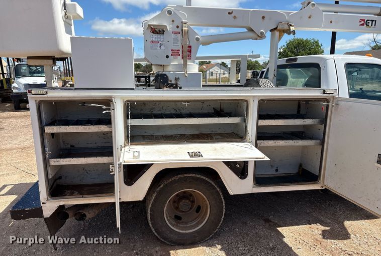image for item EF3114 2016 Ford F350 Super Duty bucket truck