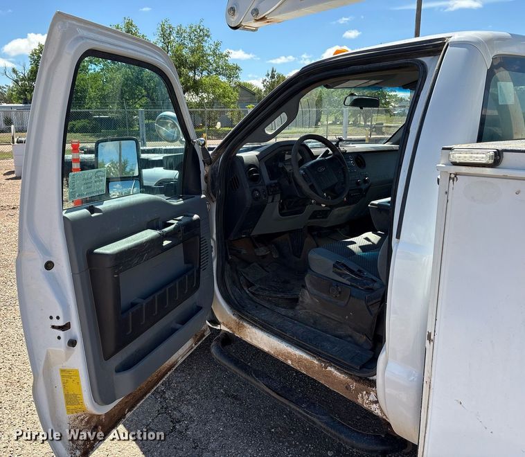 image for item EF3114 2016 Ford F350 Super Duty bucket truck