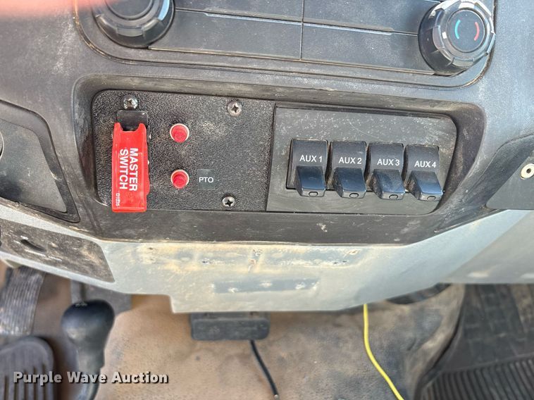 image for item EF3114 2016 Ford F350 Super Duty bucket truck