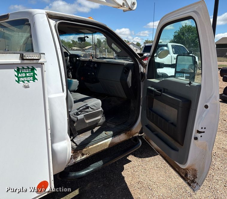 image for item EF3114 2016 Ford F350 Super Duty bucket truck