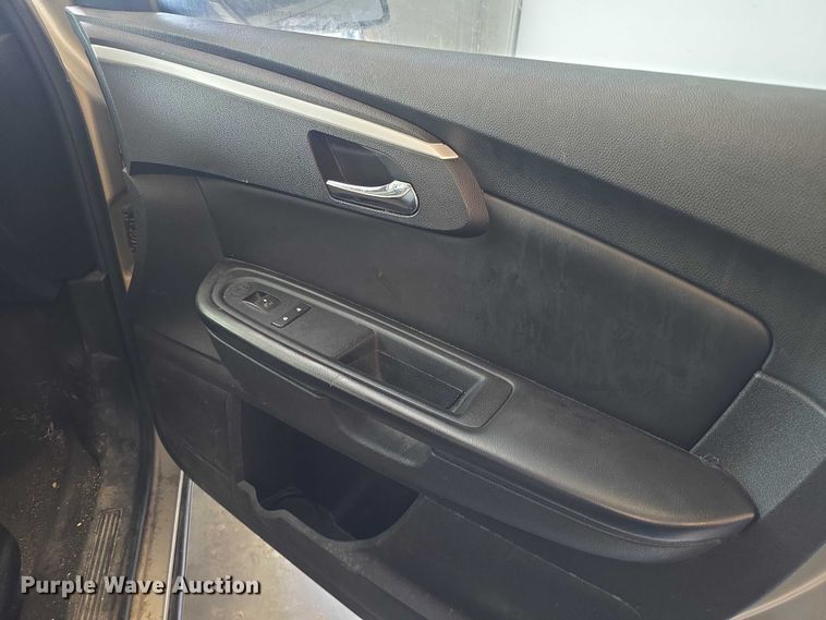 image for item EF3523 2011 Chevrolet Traverse  SUV