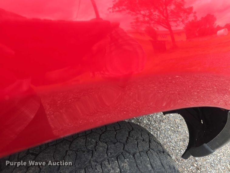 image for item EF3530 2004 Ford F350 Super Duty XLT Crew Cab flatbed pickup truck