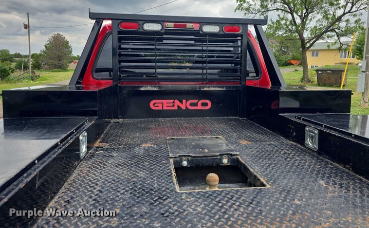 image for item EF3530 2004 Ford F350 Super Duty XLT Crew Cab flatbed pickup truck