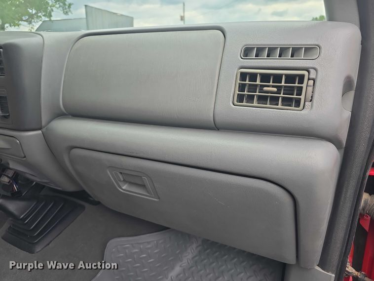 image for item EF3530 2004 Ford F350 Super Duty XLT Crew Cab flatbed pickup truck