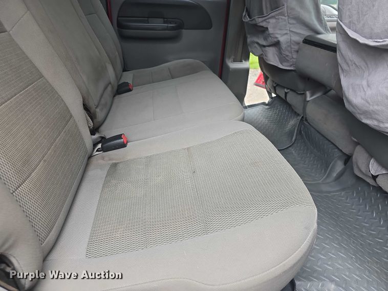 image for item EF3530 2004 Ford F350 Super Duty XLT Crew Cab flatbed pickup truck